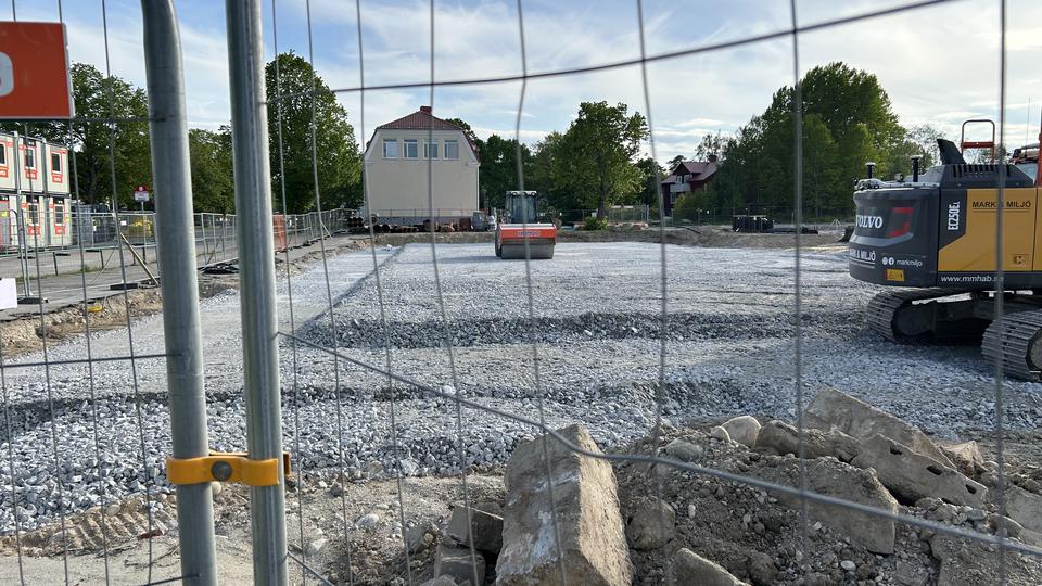 Blivande husgrund på bädd av bergkross.