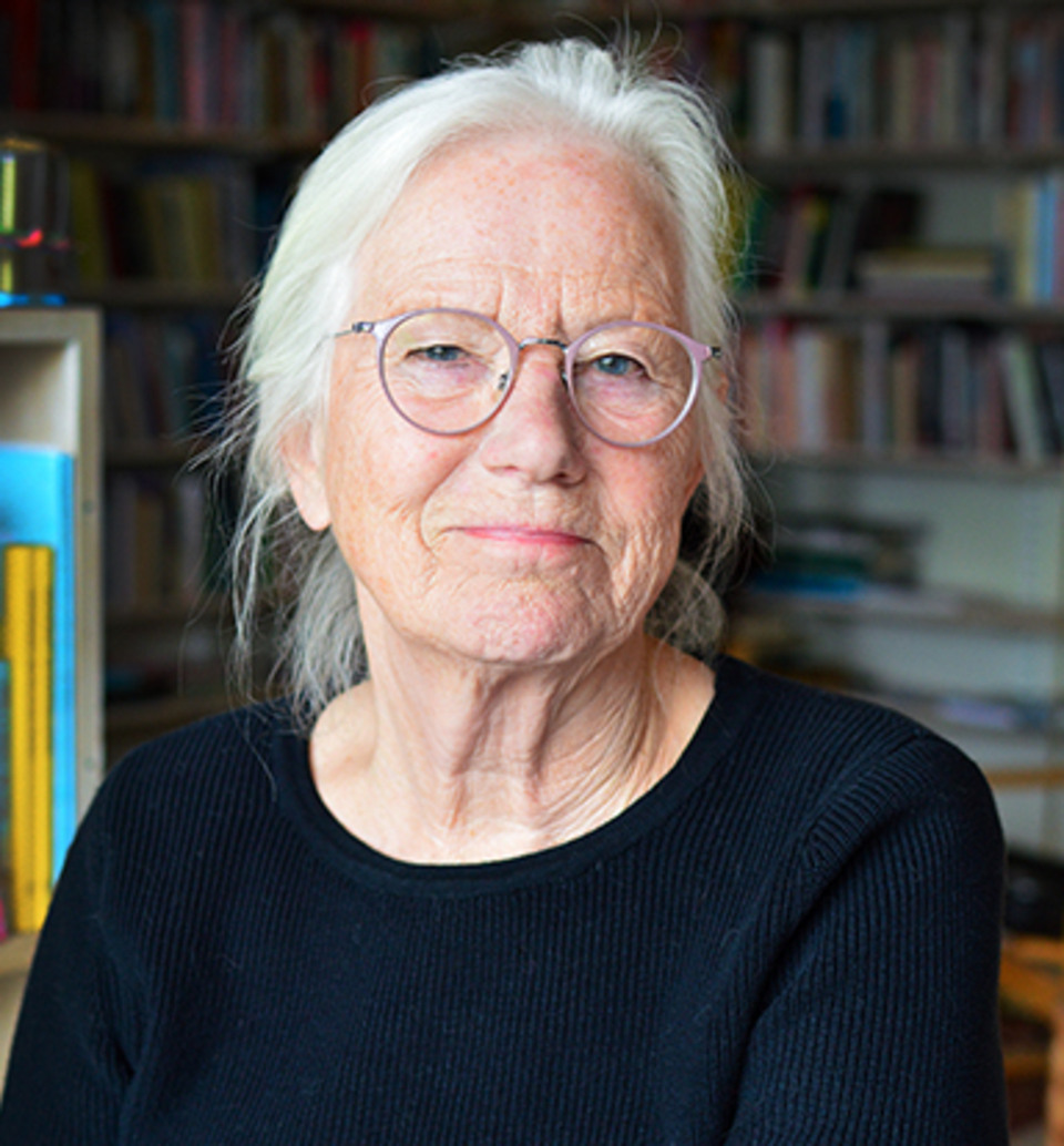 Porträttbild på Jujja Wieslander.