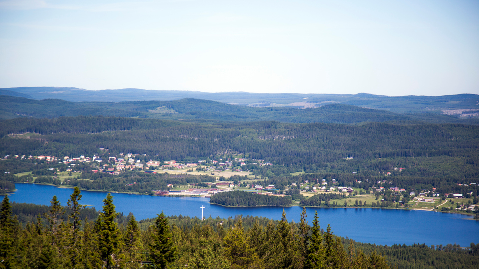 Vy över Hassela och sjön från Älvåsen
